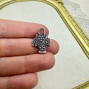Vintage Avon Silver Tone Flower Basket Pin